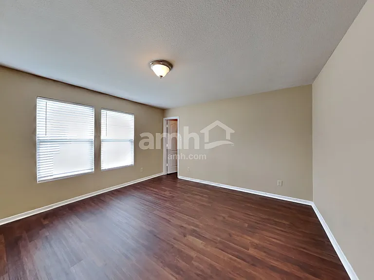 10522 McClain Dr — Photo 16