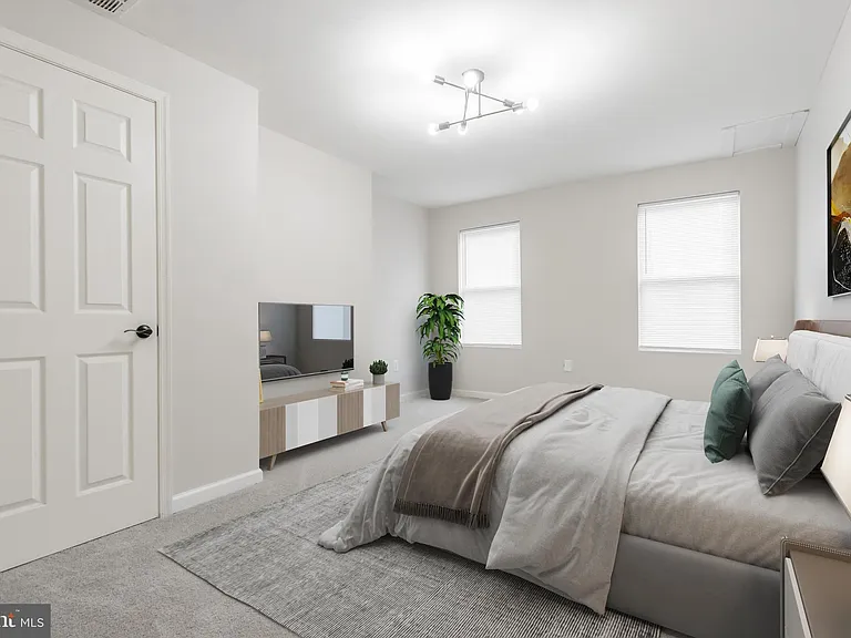 1235 N Bond St — Photo 15