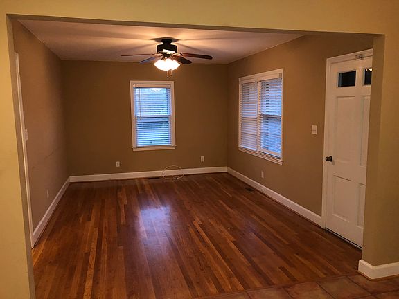 3rd image of 3117 Moseley Cir