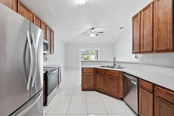 3 bed, 2.0 bath, 1622 sqft, $1,950 — Photo 3