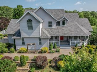 22561 Gravel Rd, Lebanon, MO 65536