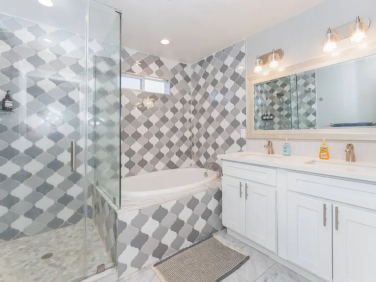 6930 Mariposa Ave #6930 — Photo 8