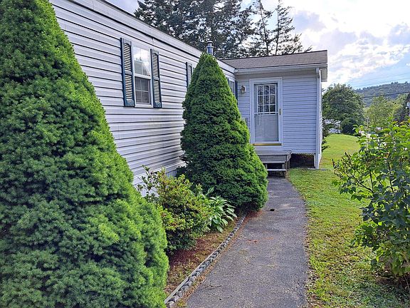2nd image of 132 New Hillcrest Drive #132