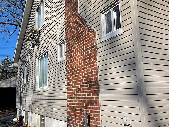 3rd image of 18263 Fielding St