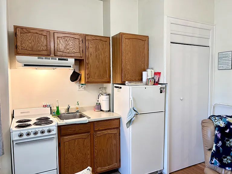 1154 Madison Ave #2 — Photo 4