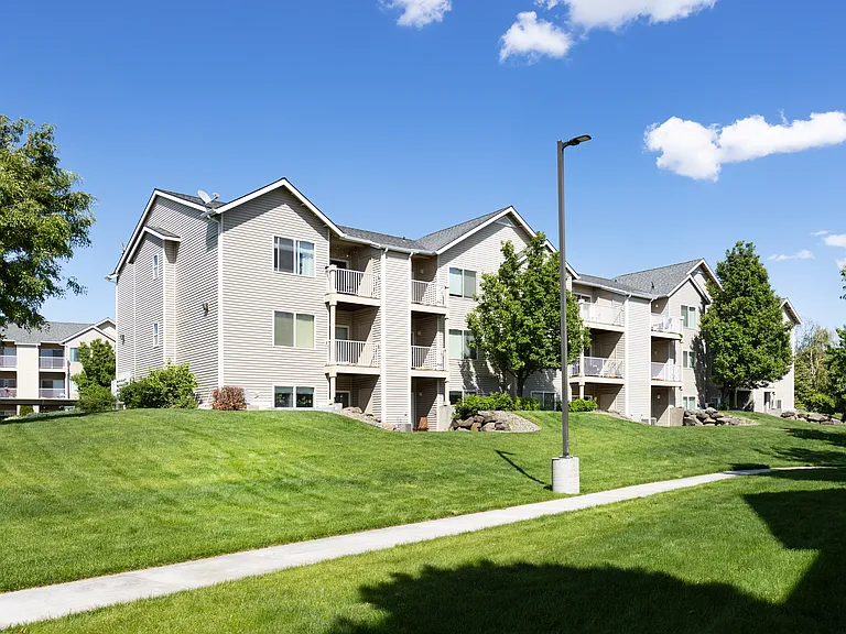 The Broadmoor Apartments — Photo 17