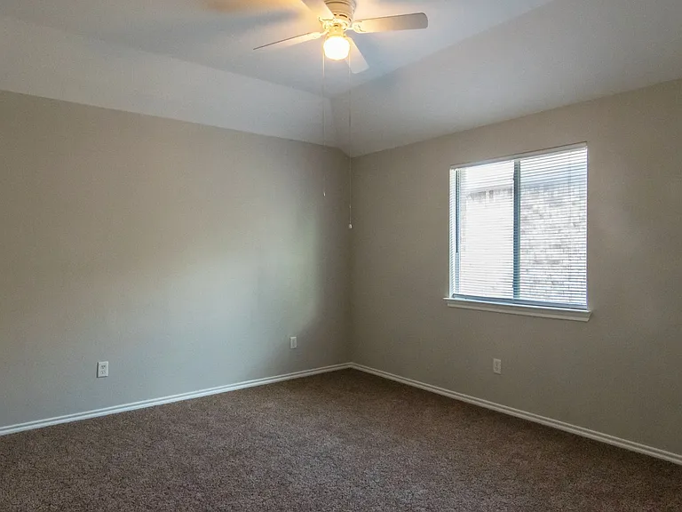 8512 Prairie Wind Trl — Photo 18