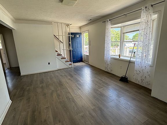 4th image of 1652 Hylton Ave