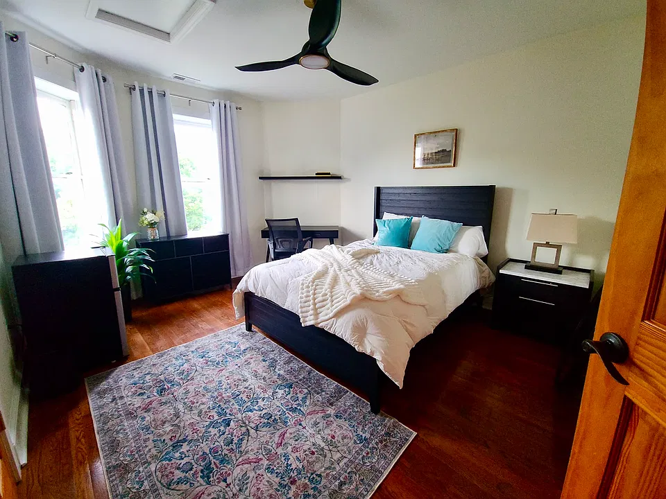 547 Florida Ave NW #7