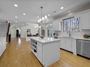 8 Fairlawn Ln, Lexington, MA 02420