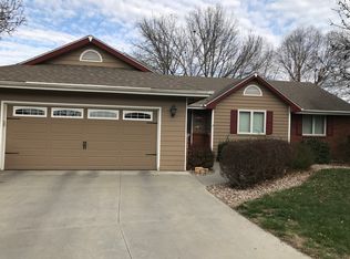 3401 Treesmill Cir, Manhattan, KS 66503