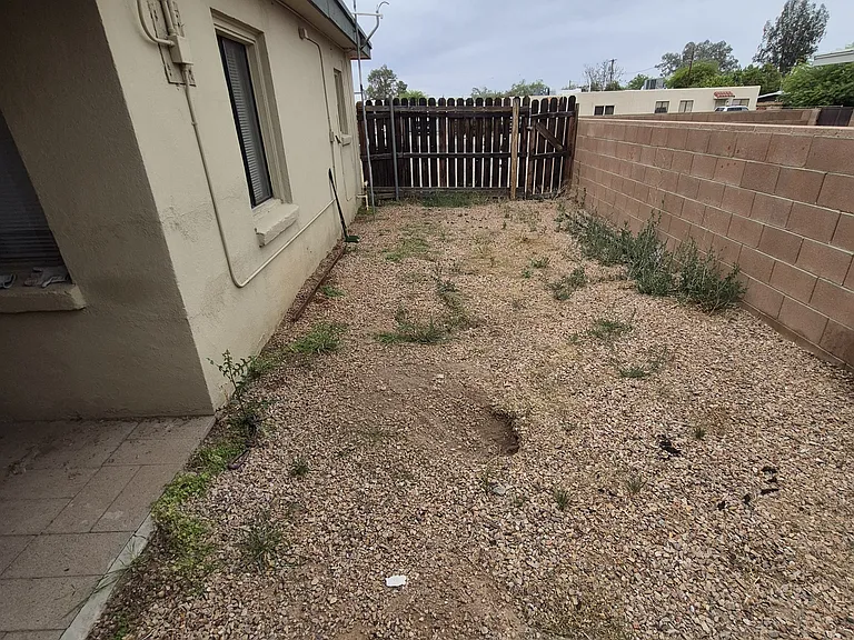 1820 N Bell Ave #1 — Photo 9