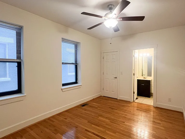 1404-06 Walnut — Photo 10