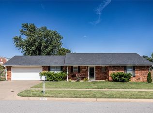 1010 N Stonegate Dr, Weatherford, OK 73096