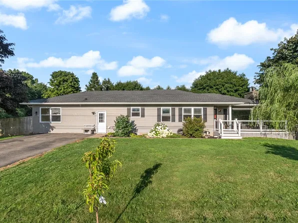 2394 W Walworth Rd, Macedon, NY 14502
