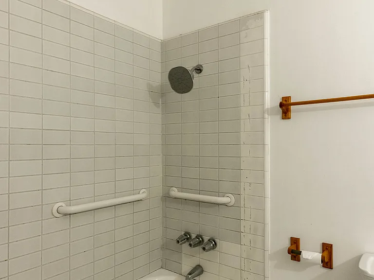 5125 Harold Way #202 — Photo 28