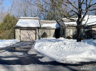6 Heritage Crst #A, Southbury, CT 06488