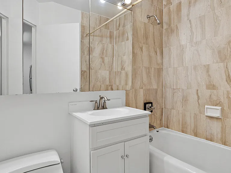 145 E 48th St #5G — Photo 3