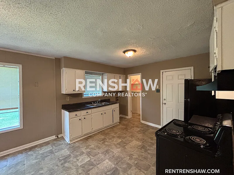 3 bed, 1.0 bath, 1000 sqft, $995 — Photo 4