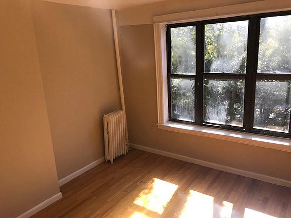 4th image of 63 E 236th St APT 5