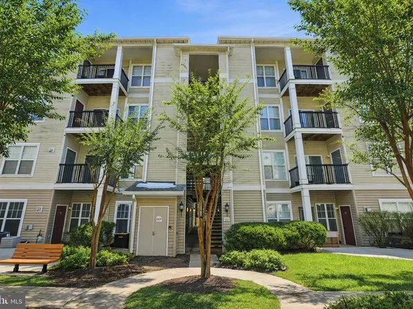 5142 Brittney Elyse Cir APT C, Centreville, VA 20120