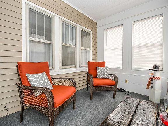 5th image of 3904 N Ashton Ave