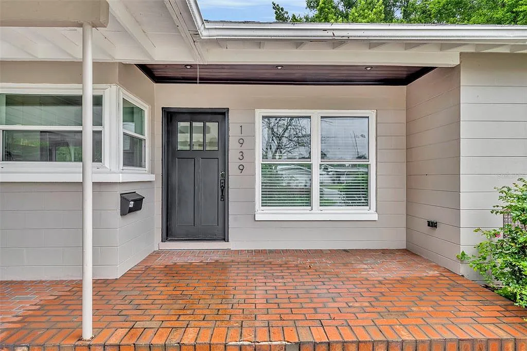 3 bed, 2.0 bath, 1438 sqft, $3,400 — Photo 4