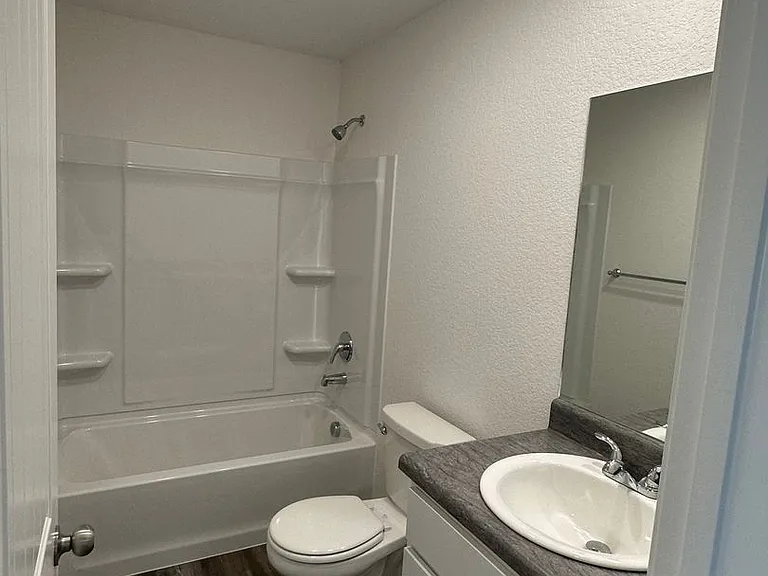 25 Foster Louis Ln — Photo 12