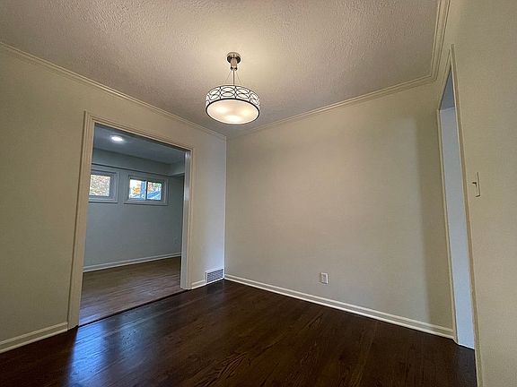 4th image of 5402 W 58th St
