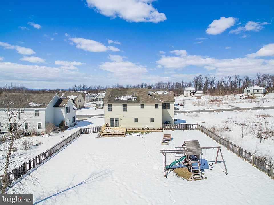 2nd image of 204 Westgate Dr