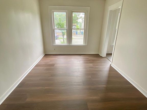 5th image of 2858 S Salina St #1