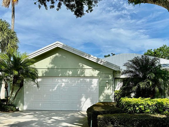 2nd image of 1785 SW Waterfall Boulevard