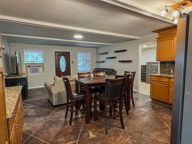 743 Oak Leaf Trl — Photo 10