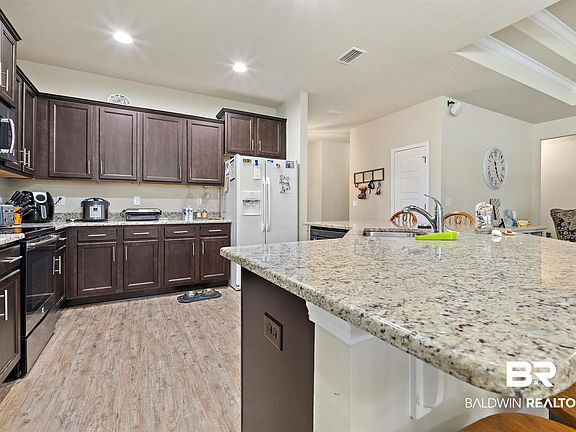 3rd image of 11712 Alameda Ct