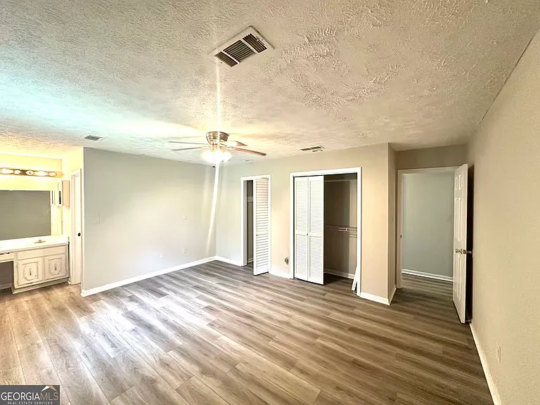 100 Lakeview Ln — Photo 17