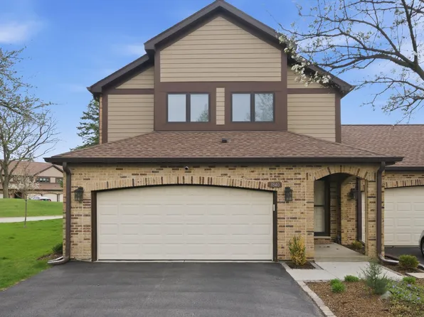 1840 Golf View Dr, Bartlett, IL 60103