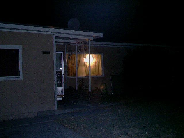 yes sorry it is dark.... but this is the front of the house.
