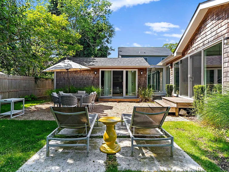 39 Peconic Ave — Photo 17