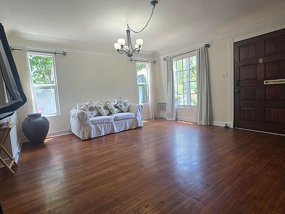 5th image of 812 N June St #0