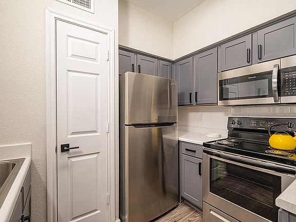 3rd image of 3305 Calle Cuervo NW #10bdef0ec