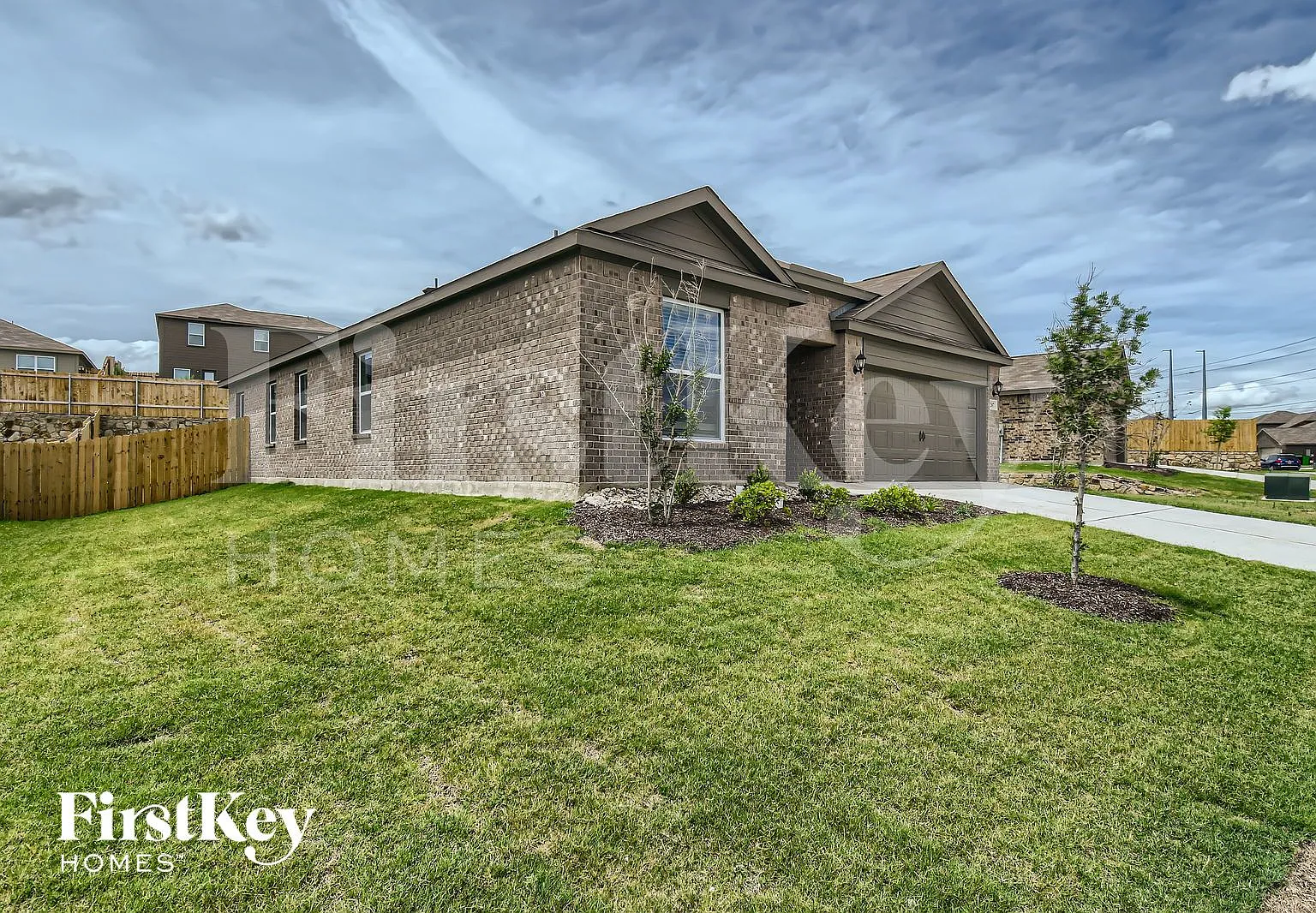 4 bed, 2.0 bath, 1996 sqft, $2,430 — Photo 2