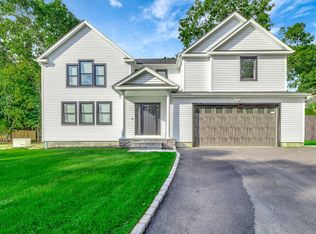 223 Townline Rd, Commack, NY 11725