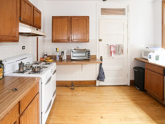 2nd image of 1408 W Rosemont Ave #4