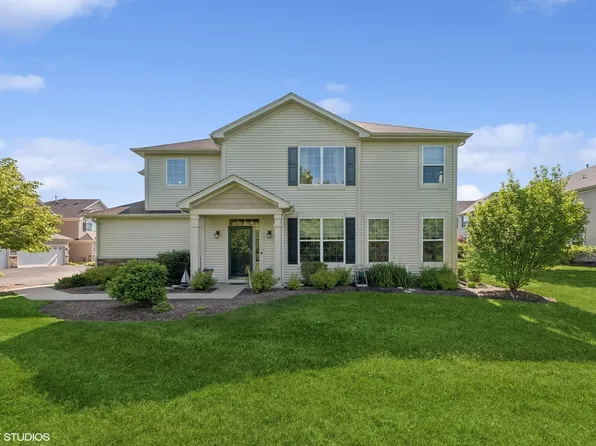 400 S Jade Ln, Round Lake, IL 60073