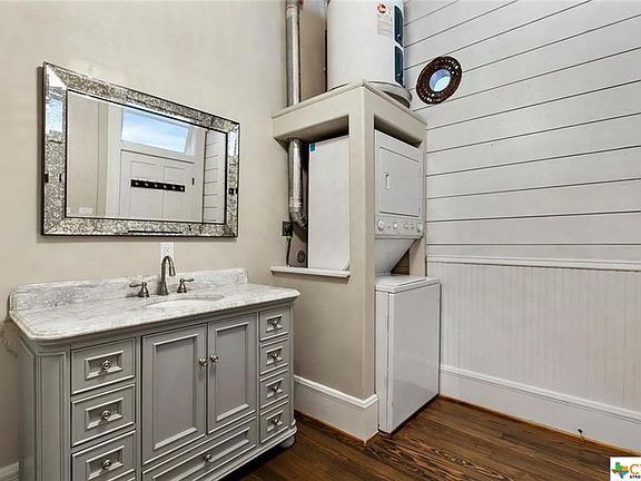 4th image of 202 N Lbj Dr APT 205