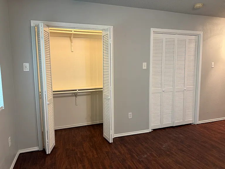 6104 Wheaton Dr — Photo 5