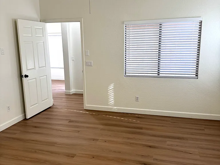 41912 N 45th Gln — Photo 13