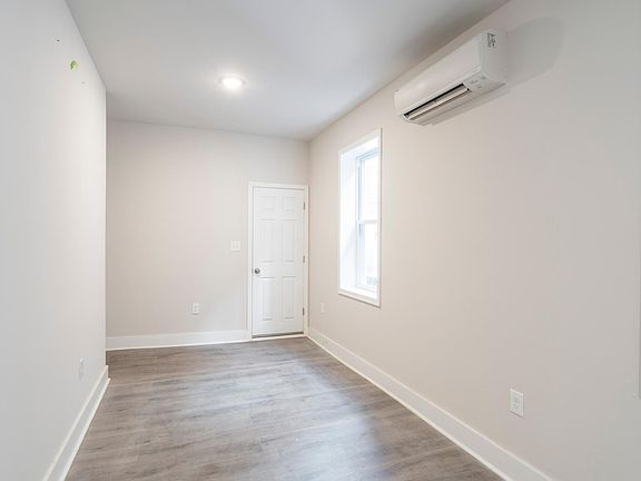 5th image of 2407 N Newkirk St #39