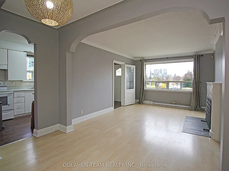 38 Finch Ave W — Photo 6