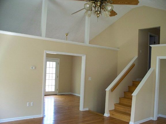 5th image of 541 Norwood Dr